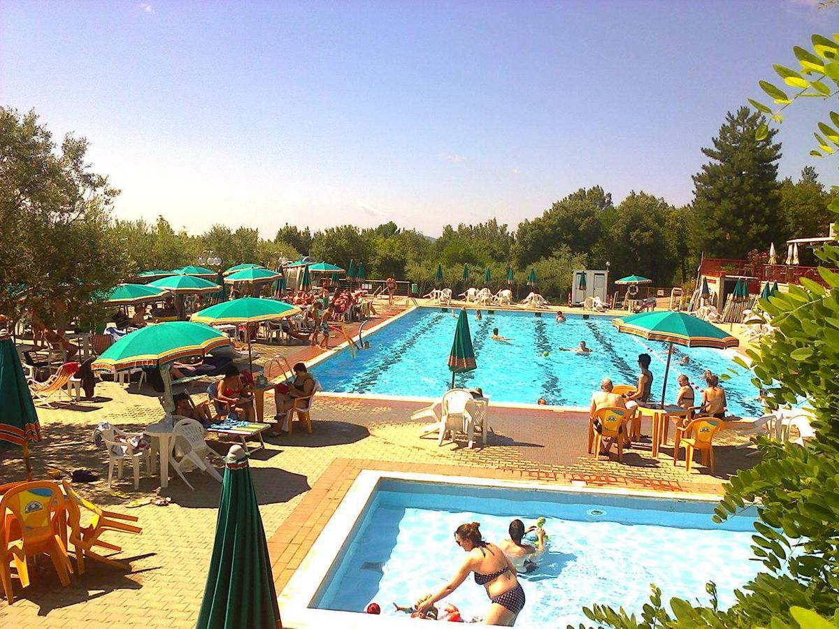 Casciano Di Murlo Camping Le Soline מראה חיצוני תמונה